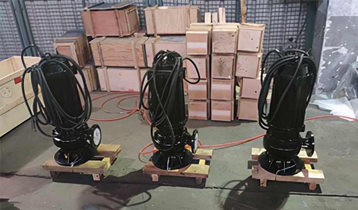 家用潛水泵嗡嗡響不轉(zhuǎn)動(潛水泵嗡嗡作響為什么不轉(zhuǎn))