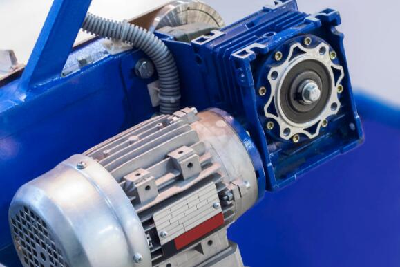 單相電機加電容與電刷的區(qū)別及應(yīng)用場景介紹