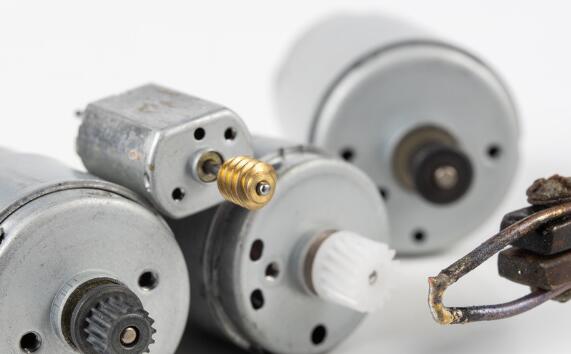 輸電線路的基本防雷措施，變配電所的防雷措施