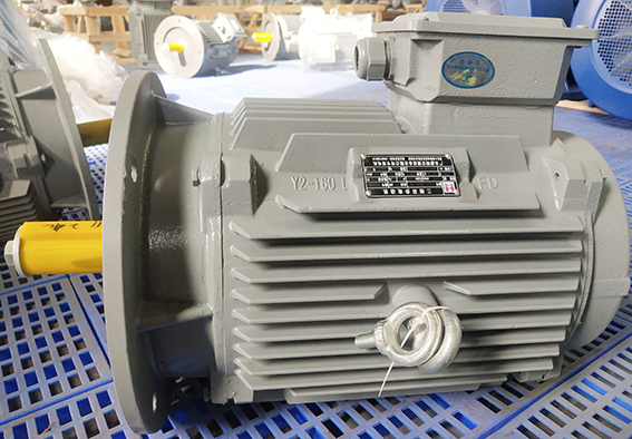 三相異步電動(dòng)機(jī)啟動(dòng)時(shí) 電流是多少？